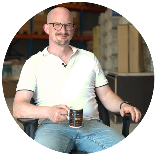 Alexander Braun von EConzept in seinem Elektrobetrieb